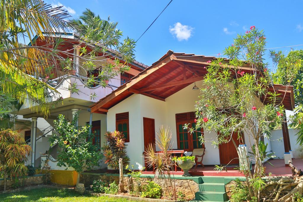 Bed and Breakfast Panorama Rock Cafe Tangalle Pokoj fotografie
