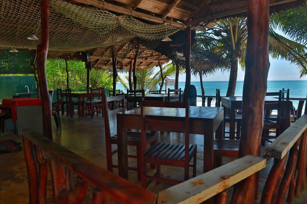 Bed and Breakfast Panorama Rock Cafe Tangalle Exteriér fotografie